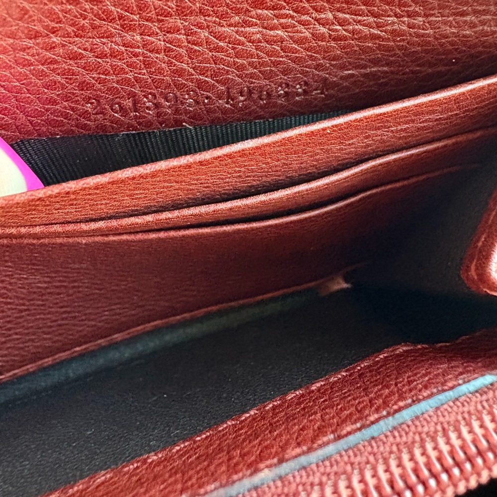 EUC Gucci Leather wallet/Clutch - Picture 9 of 9